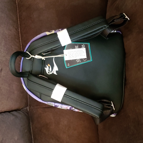 NWT Nightmare Before Christmas Loungefly Backpack - Picture 4 of 6